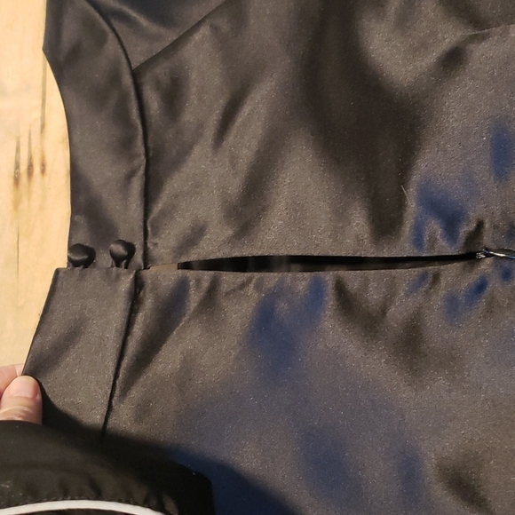 MAX AND CLEO BLACK SATIN SHIFT DRESS WITH BEADED NECKLINE SZ 12 - Picture 5 of 15